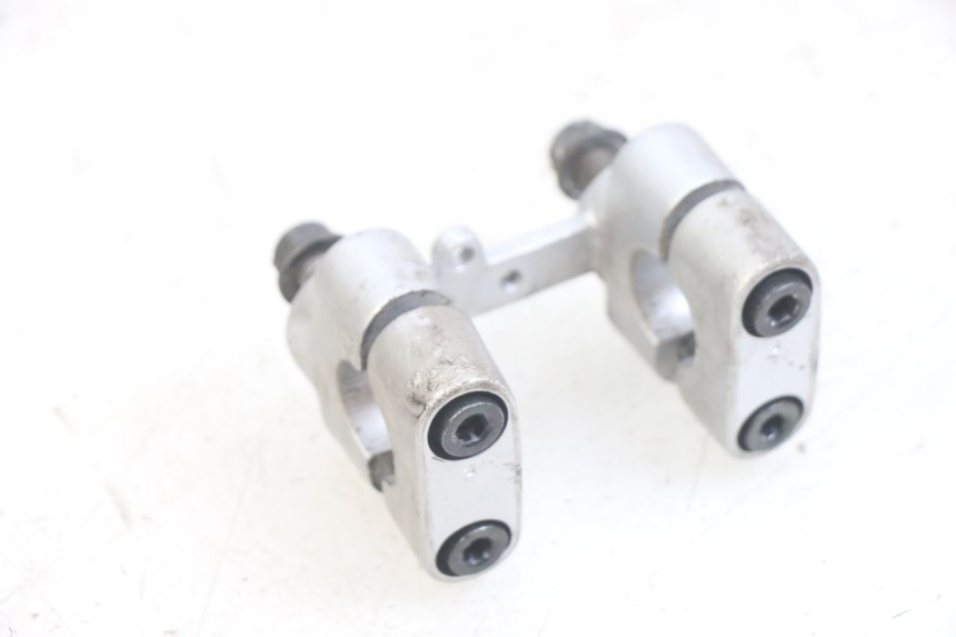 photo de PONTE MANUBRIO YAMAHA BW'S BWS 125 (2010 - 2013) - Zoom sullo stato d'uso