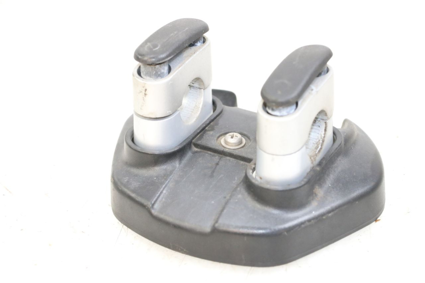 photo de PONTE MANUBRIO YAMAHA BW'S BWS 125 (2010 - 2013) - Zoom sullo stato d'uso