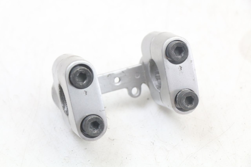 photo de PONTE MANUBRIO YAMAHA BW'S BWS 125 (2010 - 2013) - Vista principale