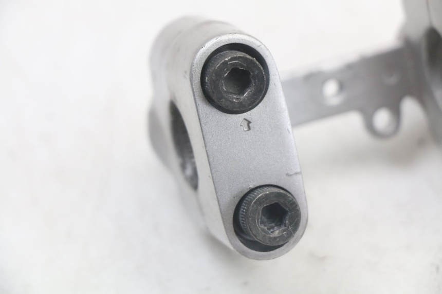 photo de PONTE MANUBRIO YAMAHA BW'S BWS 125 (2010 - 2013) - Zoom sullo stato d'uso