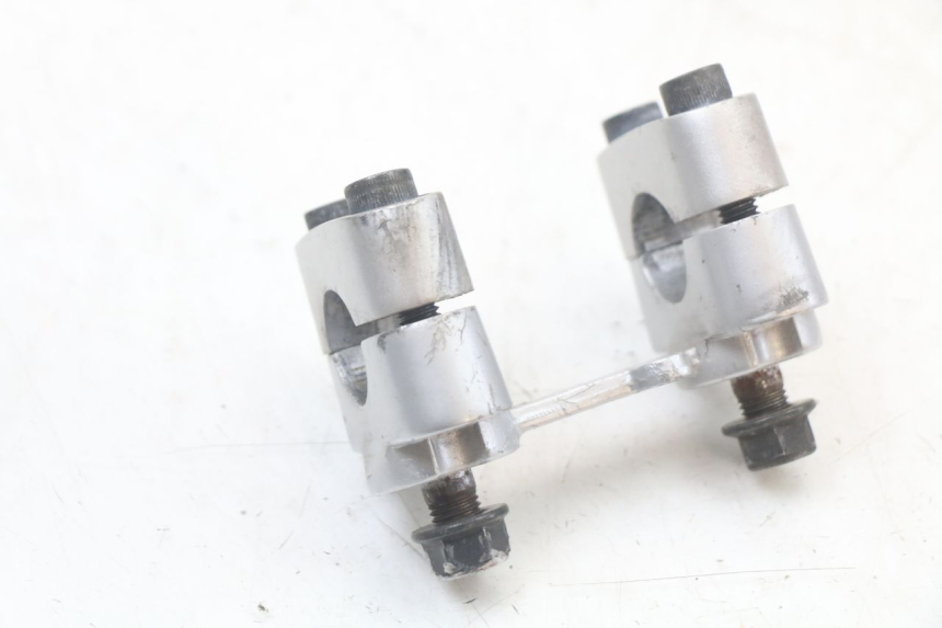 photo de PONTE MANUBRIO YAMAHA BW'S BWS 125 (2010 - 2013) - Primo piano tecnico