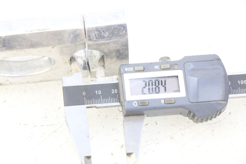 photo de PONTE MANUBRIO CCR DIRT BIKE 125 - Zoom sullo stato d'uso