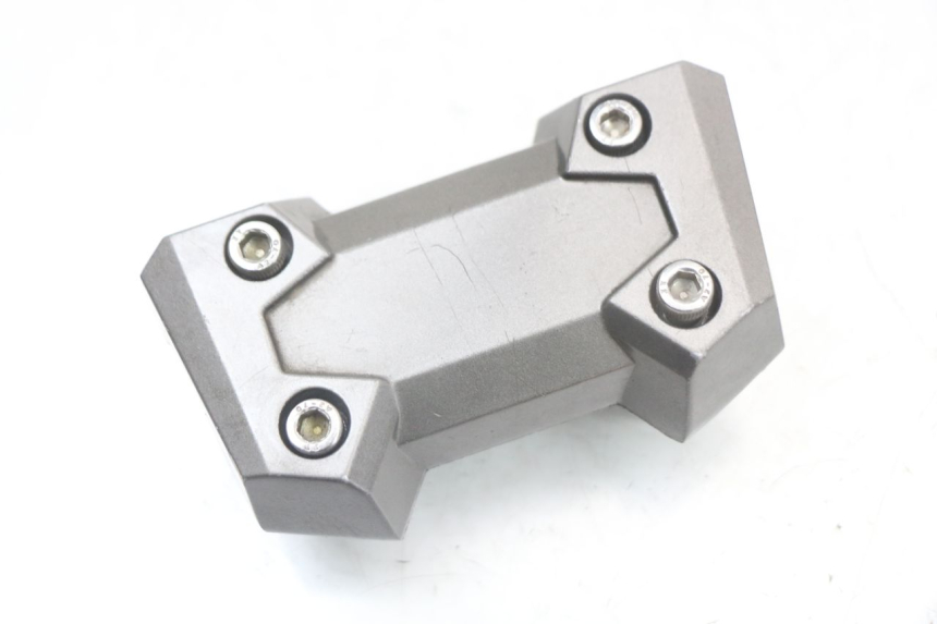 photo de PIASTRA MANUBRIO SYM JET 14 4T 50 (2018 - 2022) - Altra angolazione