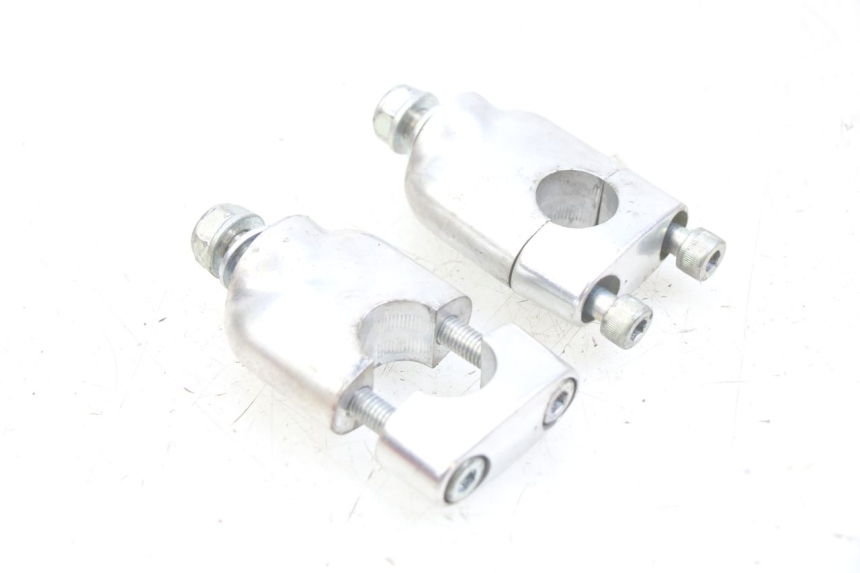 photo de PONTE MANUBRIO HONDA PCX (JF47) 125 (2012 - 2013) - Zoom sullo stato d'uso