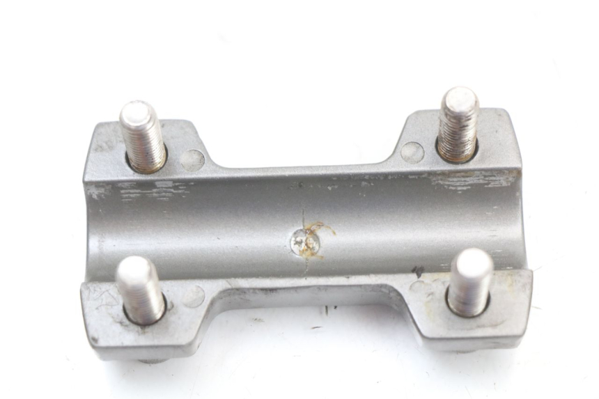 photo de CAVALLOTTO MANUBRIO KYMCO SUPER 8 4T 50 (2021 - 2024) - Dettagli dei punti di fissaggio