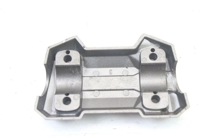 photo de PIASTRA MANUBRIO SYM JET 14 4T 50 (2018 - 2022) - Altra angolazione