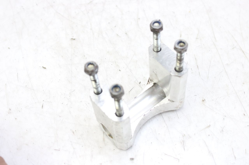 photo de PONTE MANUBRIO ZHEJIANG XMOTOS XB-81 50 - Zoom sullo stato d'uso