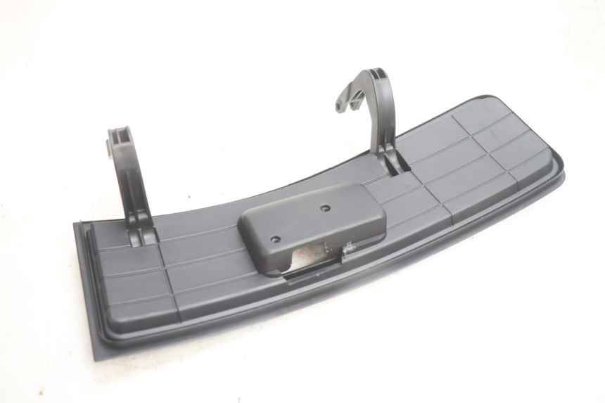 photo de PORTA OGGETTI SUZUKI BURGMAN EXECUTIVE ABS 650 (2006 - 2012) - Primo piano tecnico