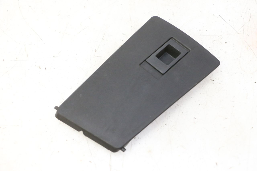 photo de PORTAOGGETTI GUANTIERA PEUGEOT CITYSTAR 50 (2013 - 2017) - Vista principale