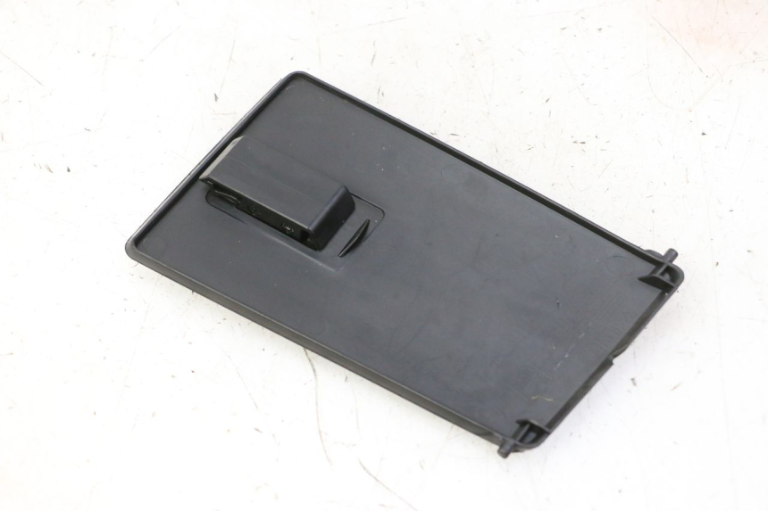 photo de PORTAOGGETTI GUANTIERA PEUGEOT CITYSTAR 50 (2013 - 2017) - Dettaglio del componente