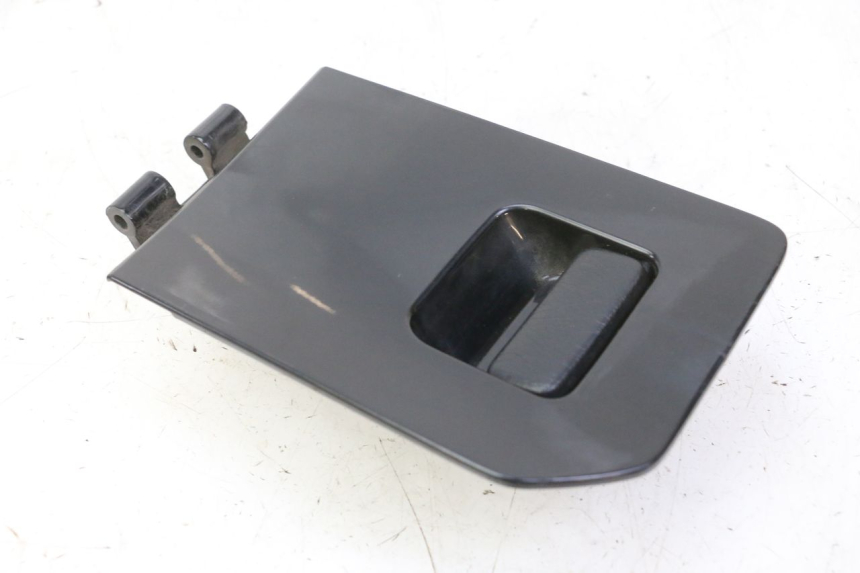 photo de PORTA OGGETTI HONDA FES S-WING SWING ABS 125 (2007 - 2015) - Dettagli dei punti di fissaggio
