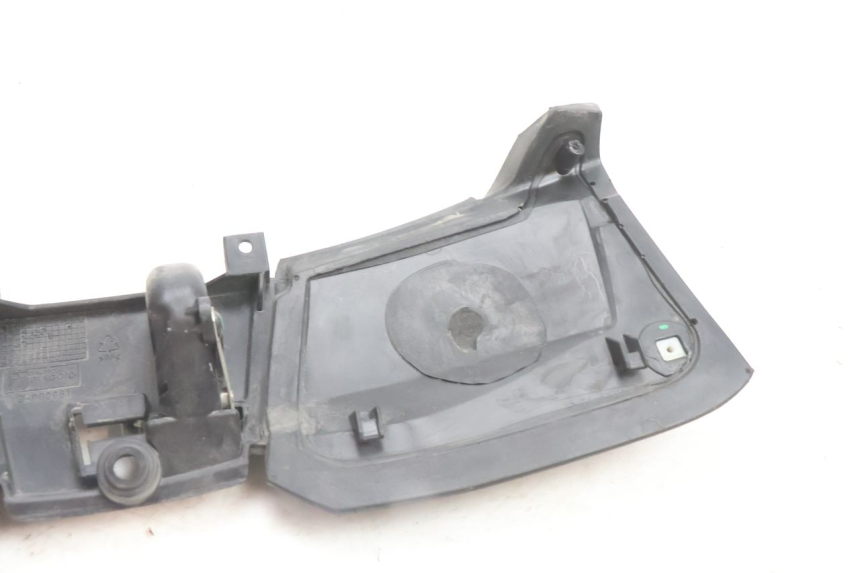 photo de PORTA OGGETTI PIAGGIO MP3 500 (2016 - 2018) - Caratteristiche distintive