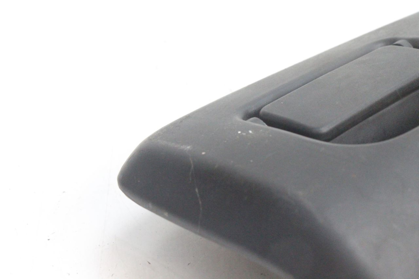 photo de PORTA OGGETTI HONDA PCX (JF28) 125 (2009 - 2011) - Zoom sullo stato d'uso