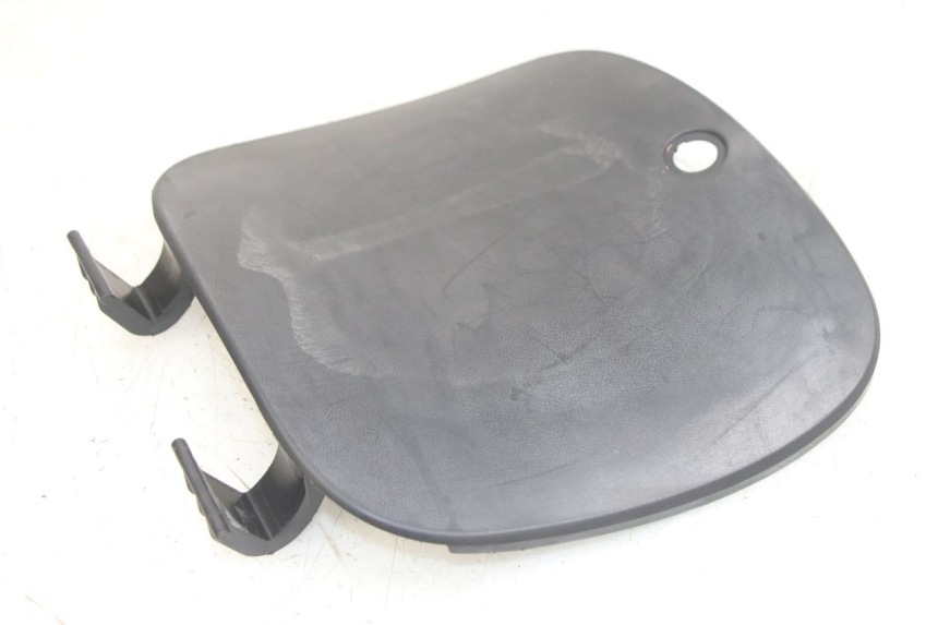 photo de PORTAOGGETTI GUANTIERA PEUGEOT TWEET 4T 50 (2014 - 2019) - Zoom sullo stato d'uso