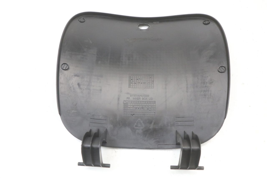 photo de PORTA OGGETTI PEUGEOT TWEET 125 (2018 - 2021) - Altra angolazione