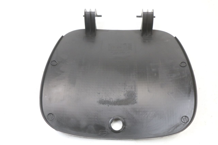 photo de PORTA OGGETTI PEUGEOT TWEET 125 (2018 - 2021) - Primo piano tecnico