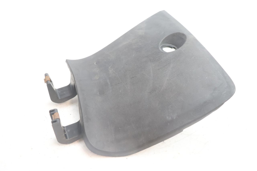 photo de PORTAOGGETTI GUANTIERA YAMAHA XMAX X-MAX 125 (2006 - 2009) - Primo piano tecnico