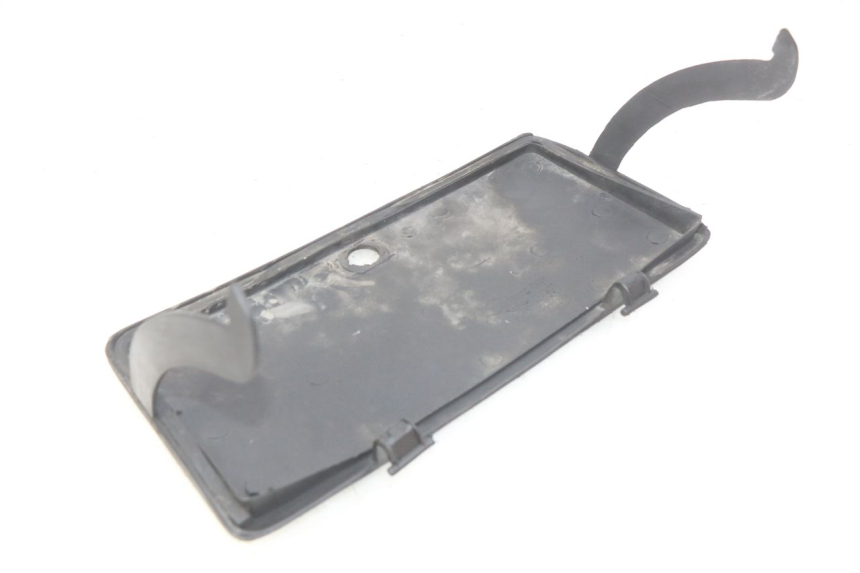 photo de PORTAOGGETTI GUANTIERA YIYING YY50QT-10 50 (2007 - 2022) - Zoom sullo stato d'uso