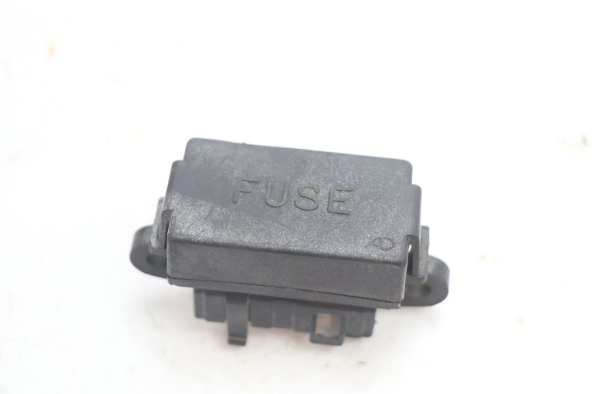 photo de PORTA FUSIBILI SUZUKI GSX F GSXF 750 (1988 - 1998) - Altra angolazione