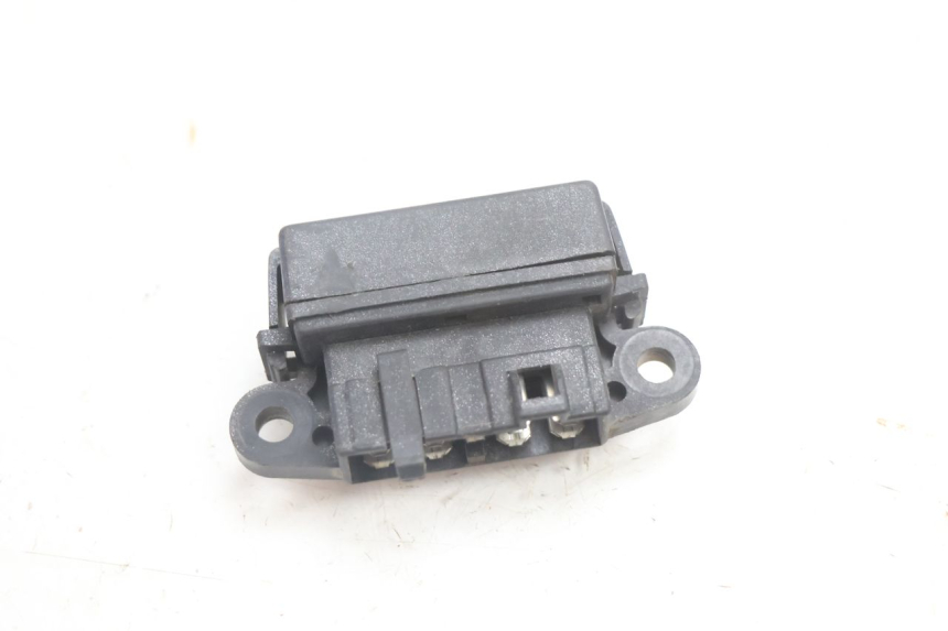 photo de PORTA FUSIBILI SUZUKI GSX F GSXF 750 (1988 - 1998) - Primo piano tecnico