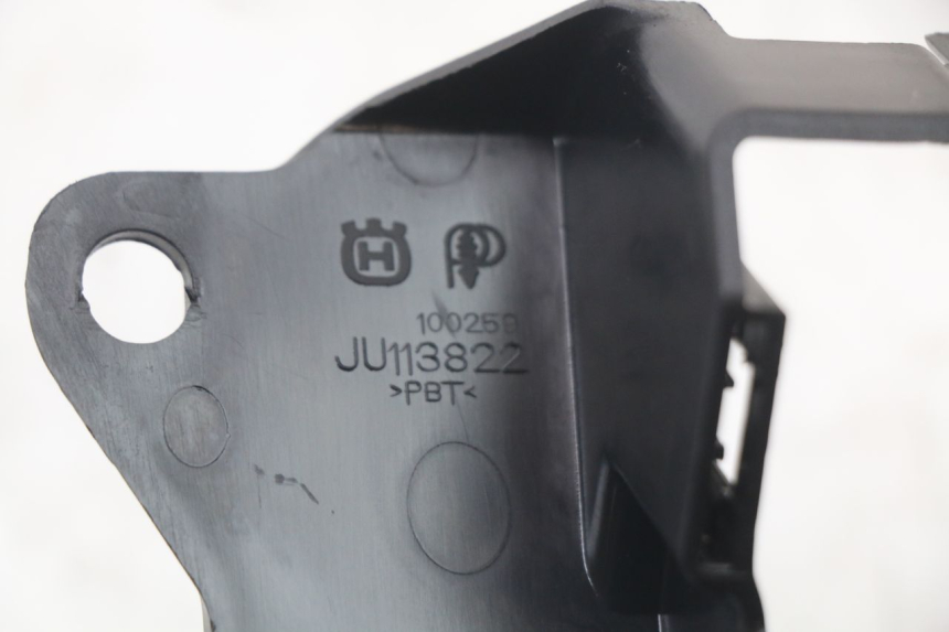 photo de PORTA FUSIBILI HUSQVARNA SVARTPILEN 401 (2018 - 2023) - Primo piano tecnico