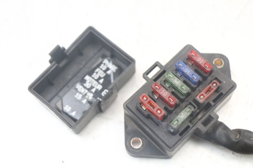 photo de PORTAFUSIBILE TRIUMPH SPEED TRIPLE T301 900 (1994 - 1996) - Zoom sullo stato d'uso