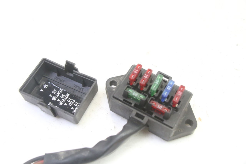 photo de PORTA FUSIBILI TRIUMPH SPRINT 900 (1995 - 1998) - Zoom sullo stato d'uso