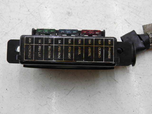 photo de Portafusibile TRIUMPH TROPHY 1200 (1996 - 2003) - Altra angolazione