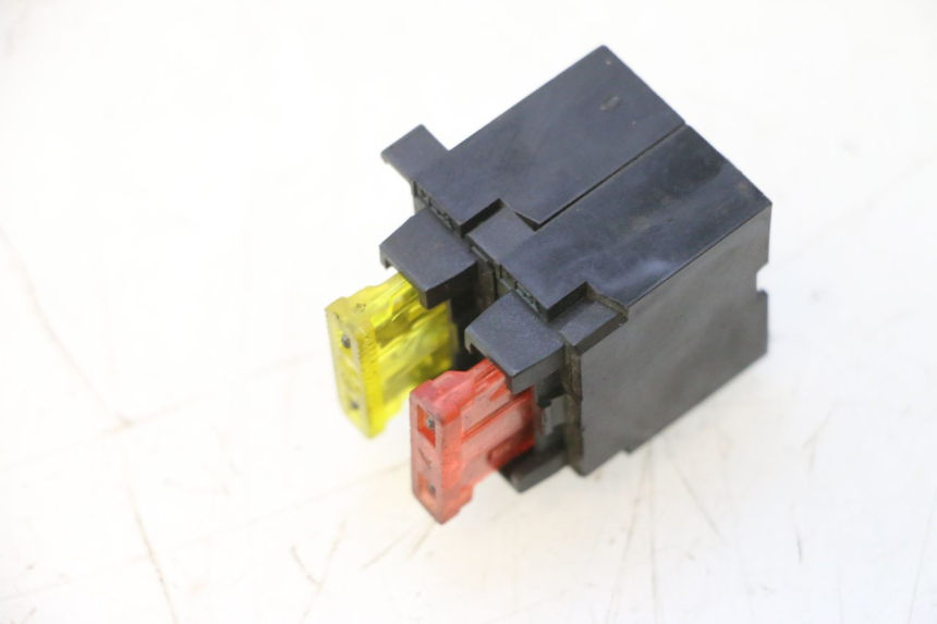 photo de PORTAFUSIBILE YAMAHA YP MAJESTY 125 (1998 - 2001) - Dettaglio del componente