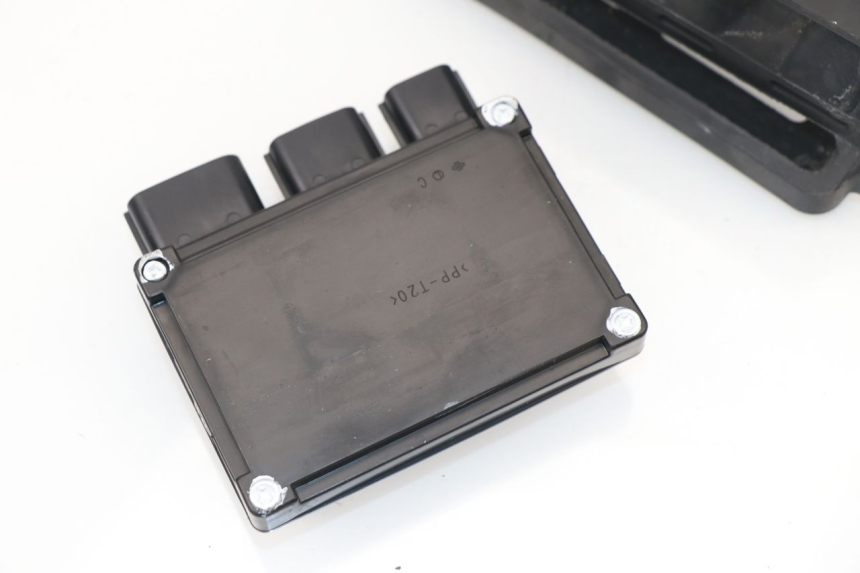 photo de Portafusibile KAWASAKI Z800 Z ABS 800 (2013 - 2017) - Zoom sullo stato d'uso