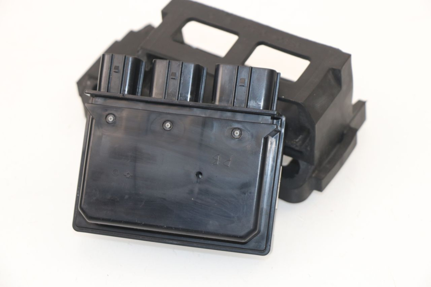 photo de Portafusibile KAWASAKI Z800 Z ABS 800 (2013 - 2017) - Altra angolazione