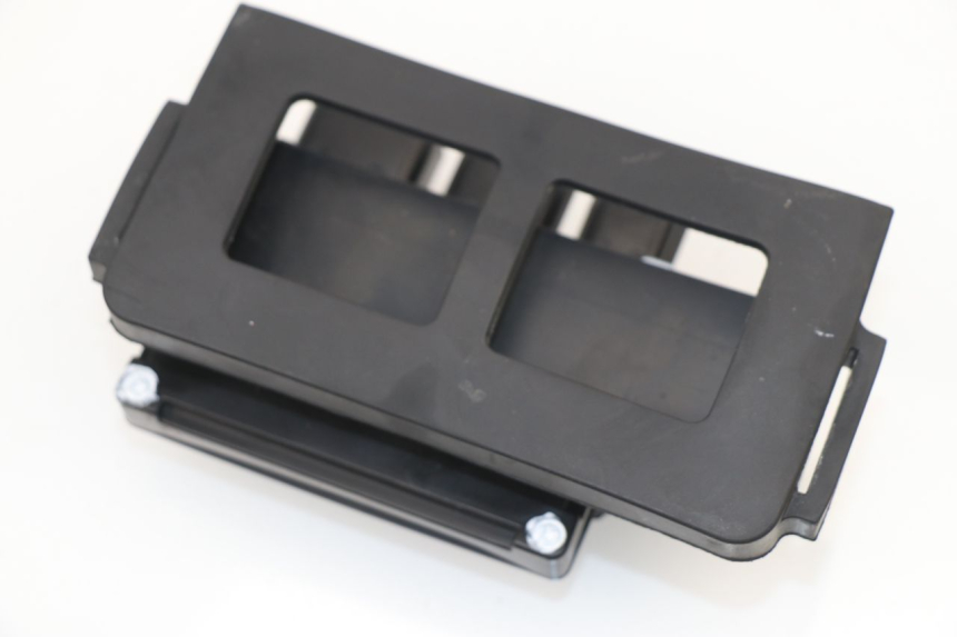 photo de Portafusibile KAWASAKI Z800 Z ABS 800 (2013 - 2017) - Dettagli dei punti di fissaggio