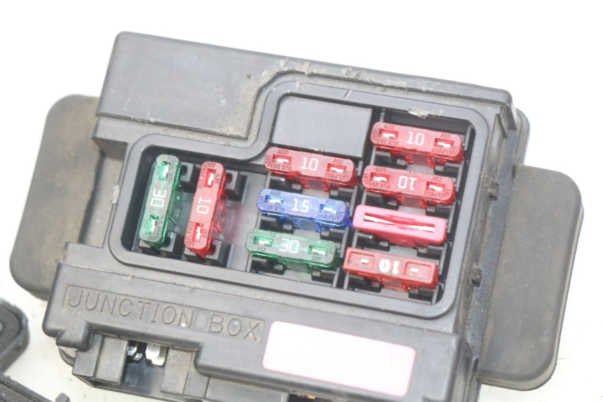 photo de PORTAFUSIBILE KAWASAKI ZR7 ZR-7 S 750 (1999 - 2004) - Dettagli dei punti di fissaggio