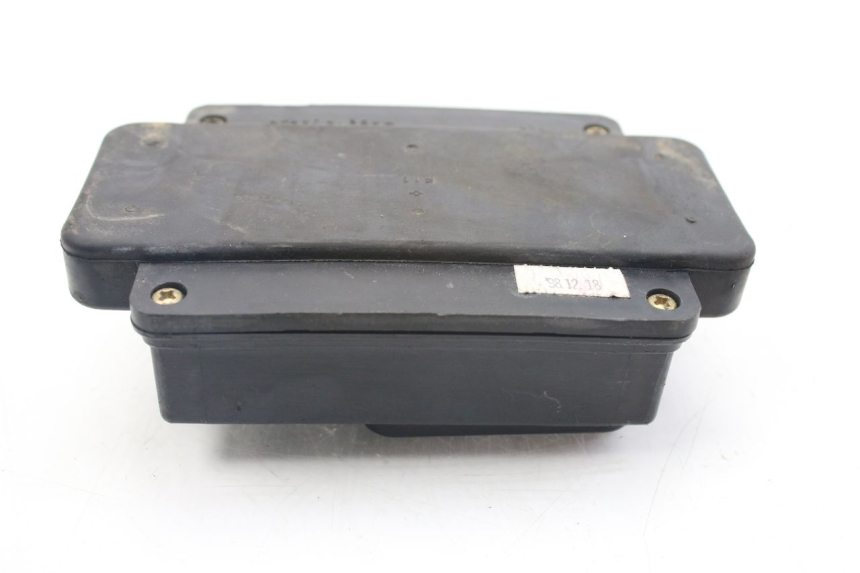 photo de PORTAFUSIBILE KAWASAKI ZZR 600 (1995 - 2004) - Primo piano tecnico