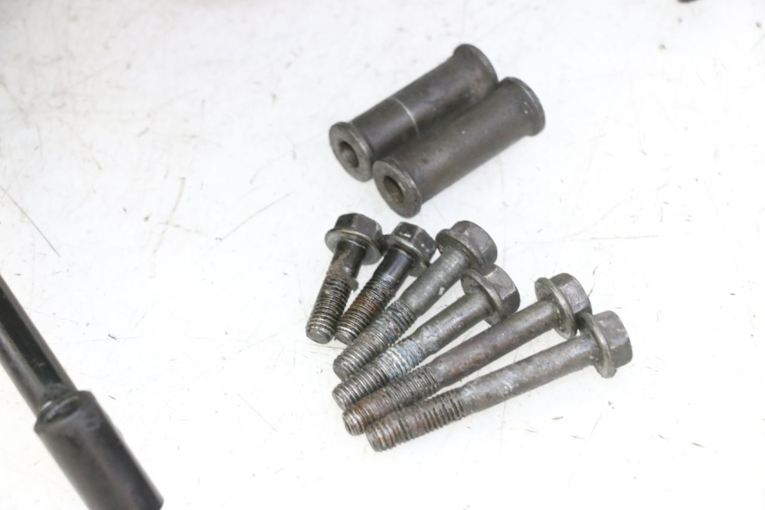 photo de PORTAPACCHI QUADRO 4 4D 350 (2015 - 2018) - Dettagli dei punti di fissaggio