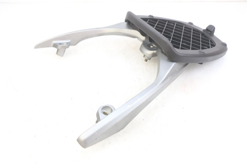 photo de PORTE PACCHETTO KYMCO AGILITY 16+ 4T 50 (2018 - 2023) - Zoom sullo stato d'uso