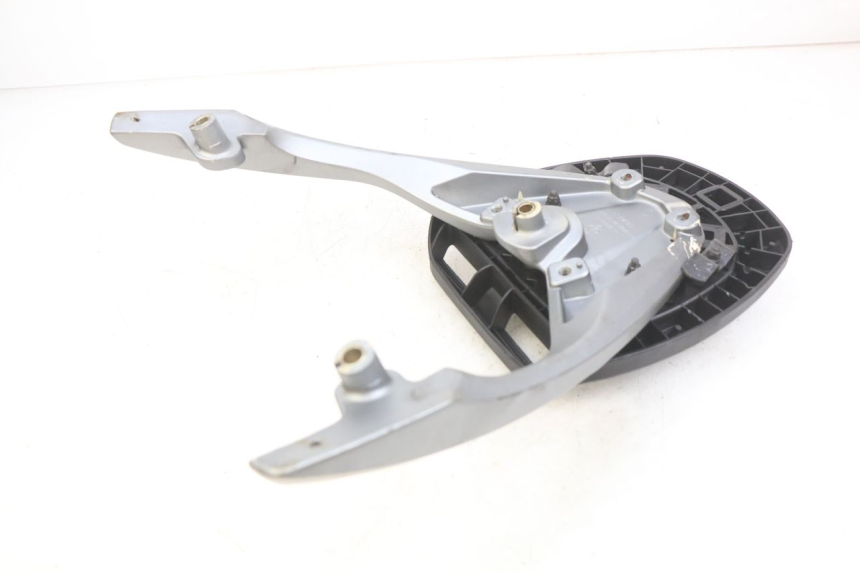 photo de PORTE PACCHETTO KYMCO AGILITY 16+ 4T 50 (2018 - 2023) - Vista d'insieme del prodotto