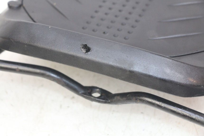 photo de PORTE PACCHETTO KYMCO AGILITY RS 4T 50 (2009 - 2013) - Dettaglio del componente