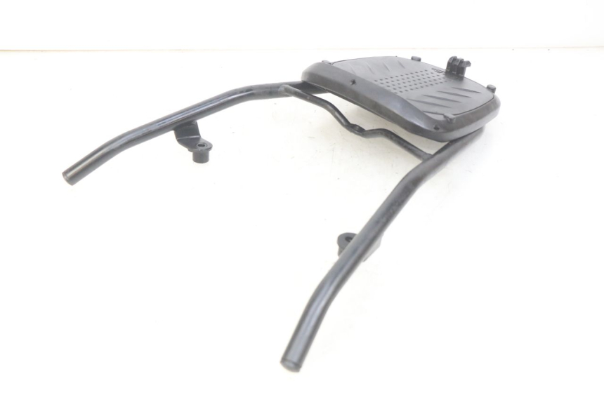 photo de PORTE PACCHETTO KYMCO AGILITY RS 4T 50 (2009 - 2013) - Primo piano tecnico