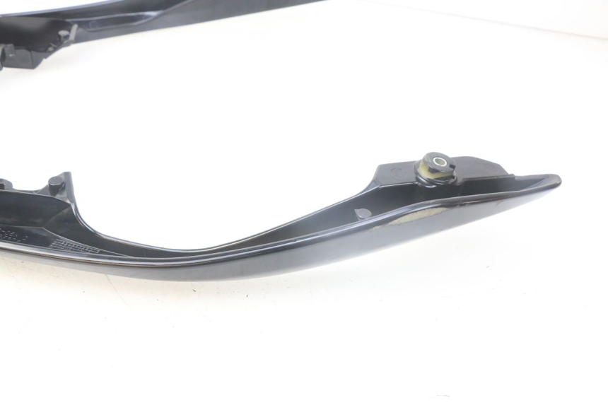 photo de PORTE PACCHETTO SUZUKI AN BURGMAN 400 (2006 - 2010) - Dettaglio del componente