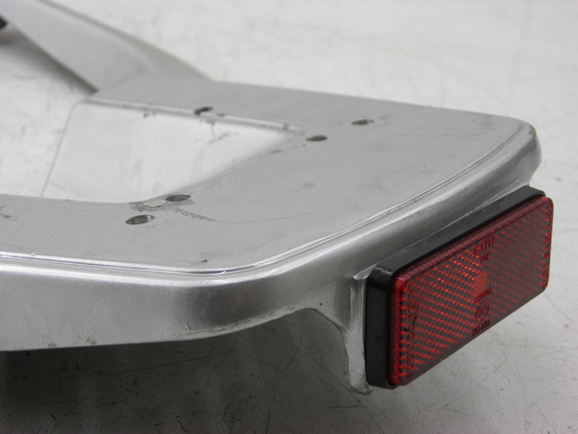 photo de Portapacchi BENZHOU YY50QT31 VINTAGE 50 (2009 - 2012) - Dettagli dei punti di fissaggio