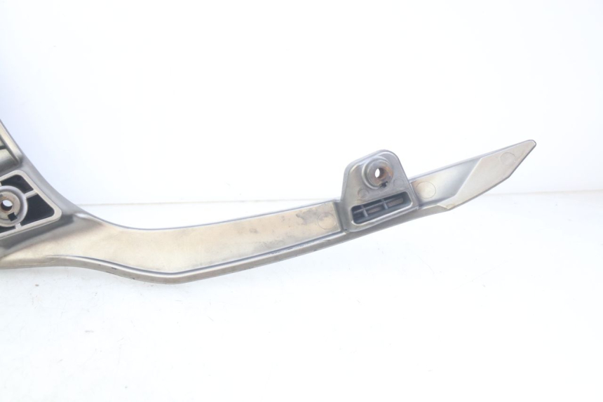 photo de PORTE PACCHETTO KYMCO DINK STREET 125 (2009 - 2014) - Dettagli dei punti di fissaggio