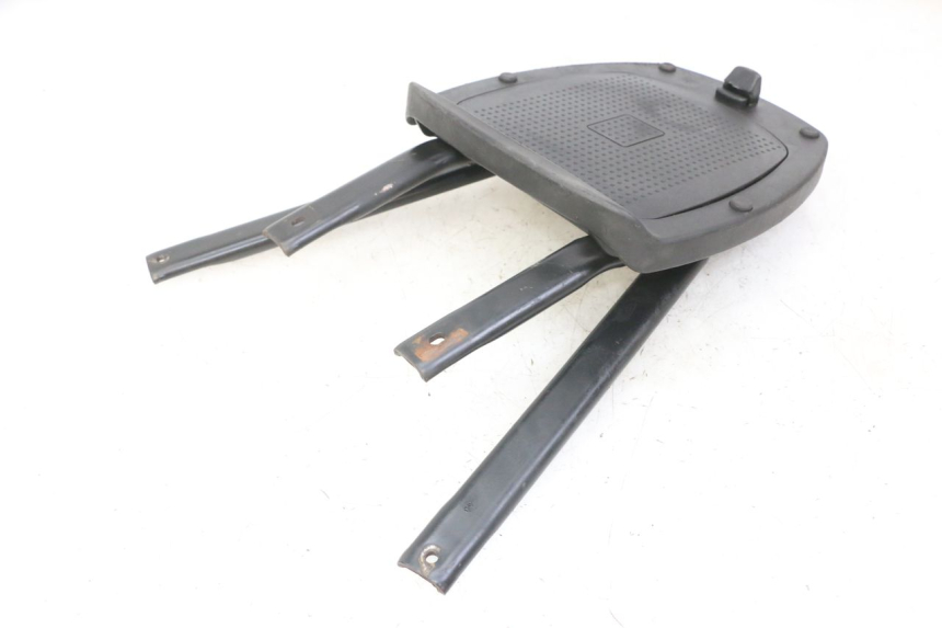 photo de PORTAPACCHI PEUGEOT ELYSEO 125 (1999 - 2004) - Dettaglio del componente