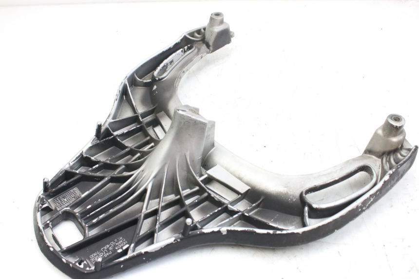 photo de PORTE PACCHETTO HONDA FES S-WING SWING ABS 125 (2007 - 2015) - Dettagli dei punti di fissaggio