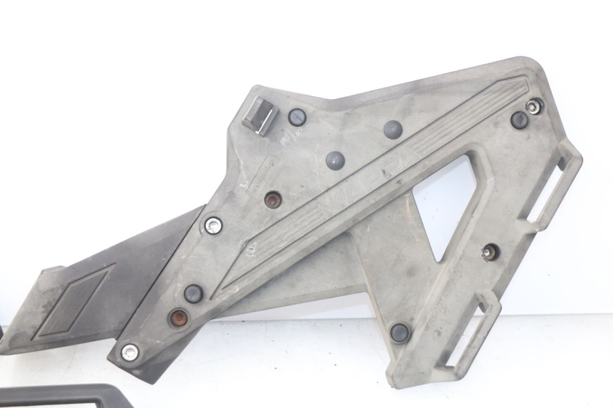 photo de PORTE PACCHETTO YAMAHA FJ 3CX 1200 (1986 - 1996) - Marcature e riferimenti originali