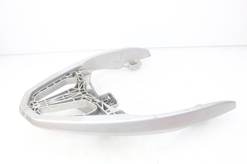 photo de PORTE PACCHETTO PEUGEOT GEOPOLIS 400 (2007 - 2013) - Dettagli dei punti di fissaggio