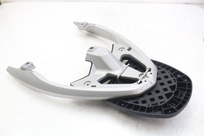 photo de PORTAPACCHI PEUGEOT GEOPOLIS RS 125 (2007 - 2009) - Stato della superficie e materiale