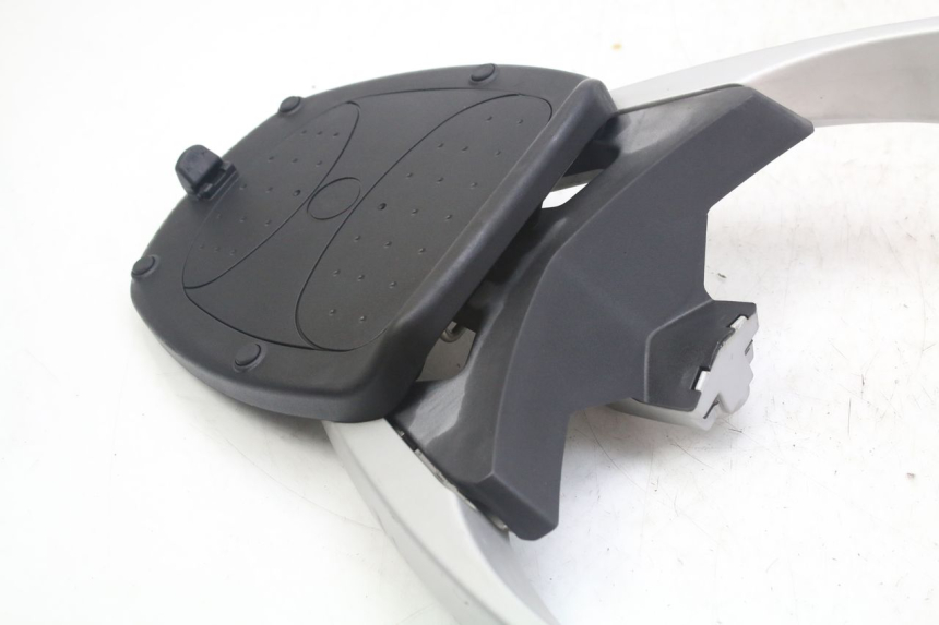 photo de PORTAPACCHI PEUGEOT GEOPOLIS RS 125 (2007 - 2009) - Marcature e riferimenti originali