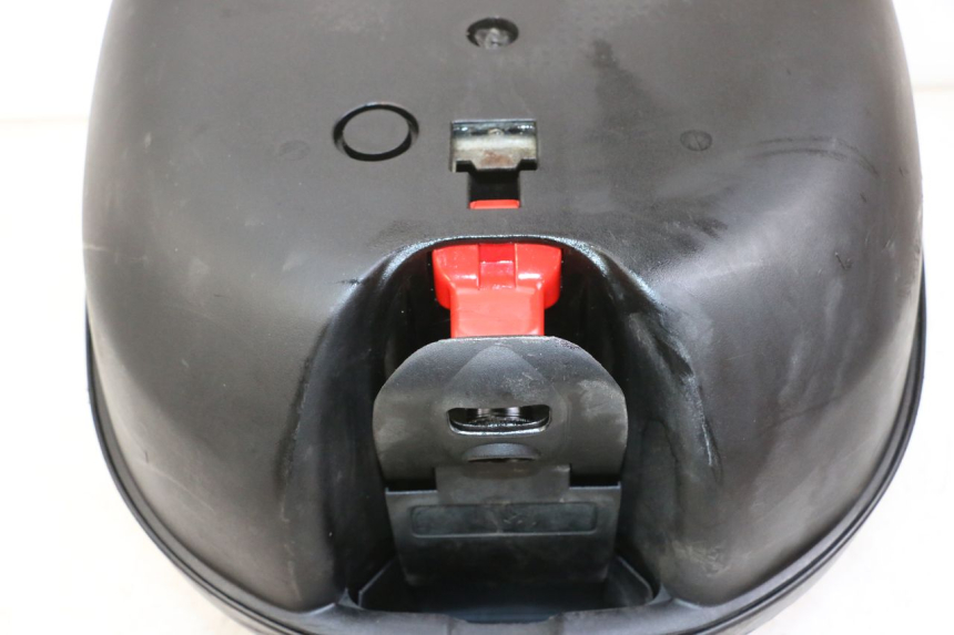 photo de PORTE PACCHETTO HONDA SCV LEAD 100 (2003 - 2007) - Dettaglio del componente