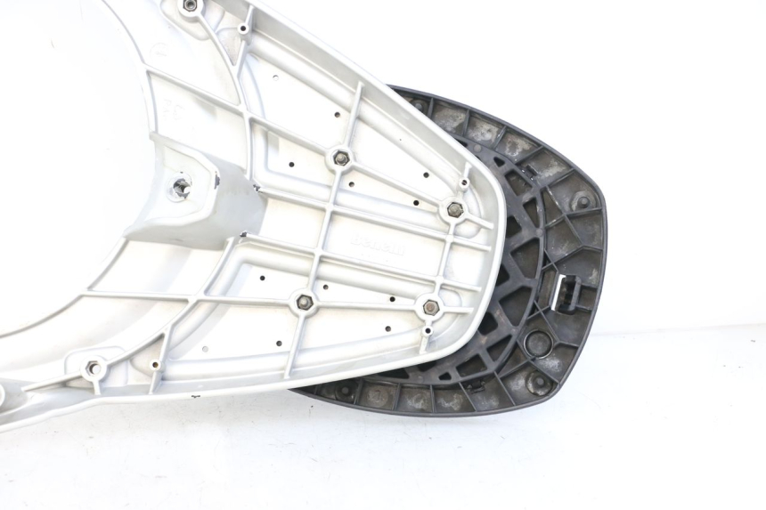 photo de PORTAPACCHI RENAULT KOURANOS 125 (2001 - 2004) - Dettagli dei punti di fissaggio